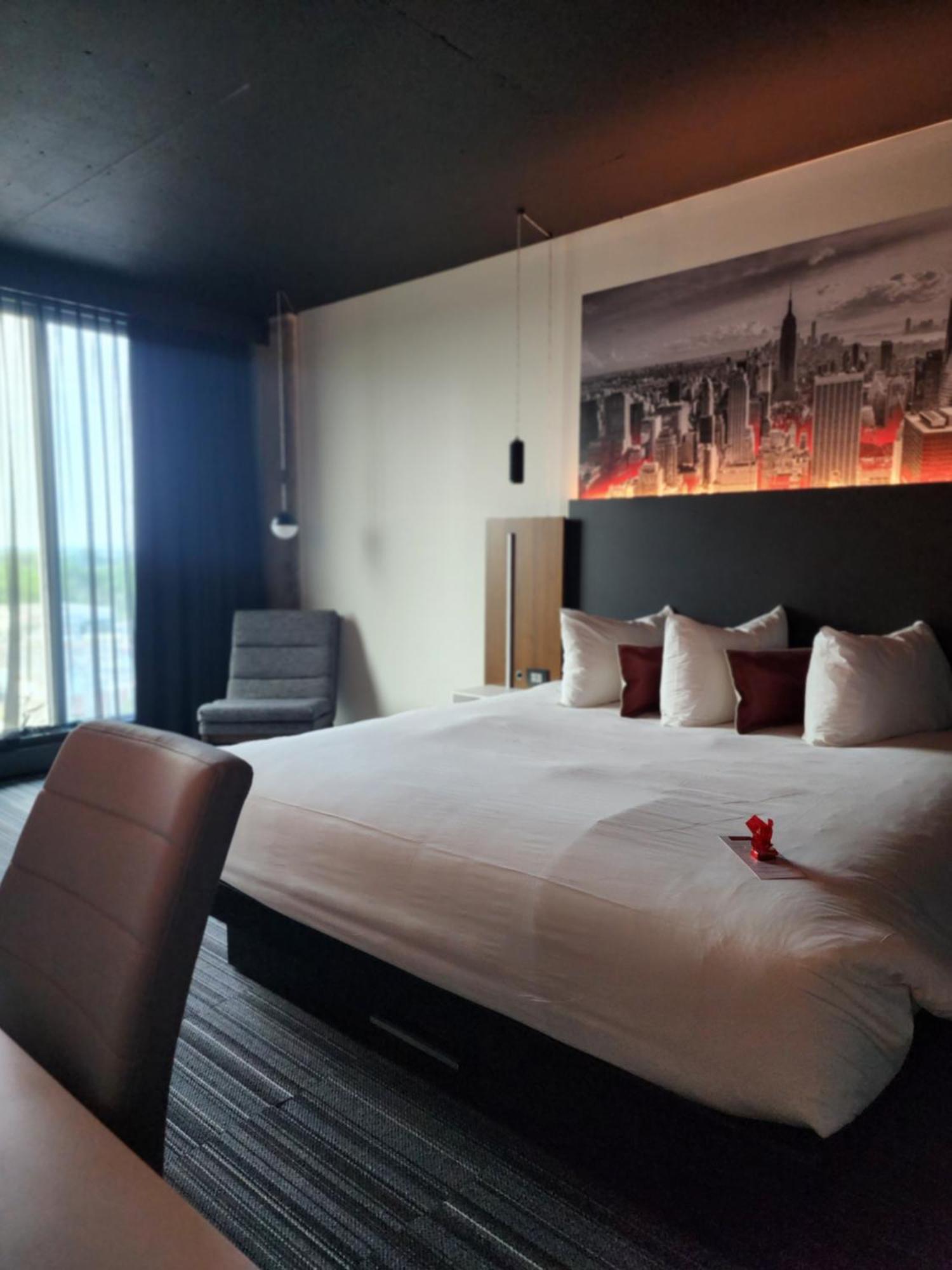 Grand Times Hotel Laval - Centropolis Экстерьер фото